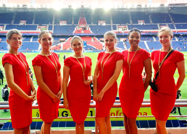 Accueil au carré VIP du PSG par l'agence d'hôtesses Facett